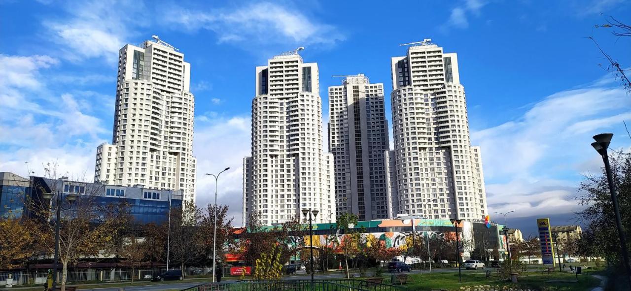 19Th & 18Th Floor Secure Apartments With Pool & Fitness & Parking Included In Price Skopje Ngoại thất bức ảnh
