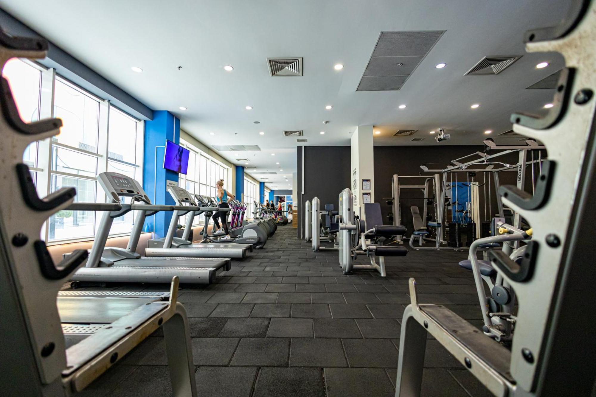 19Th & 18Th Floor Secure Apartments With Pool & Fitness & Parking Included In Price Skopje Ngoại thất bức ảnh