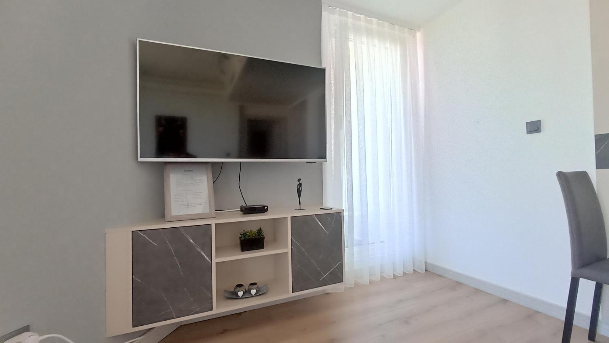 19Th & 18Th Floor Secure Apartments With Pool & Fitness & Parking Included In Price Skopje Ngoại thất bức ảnh
