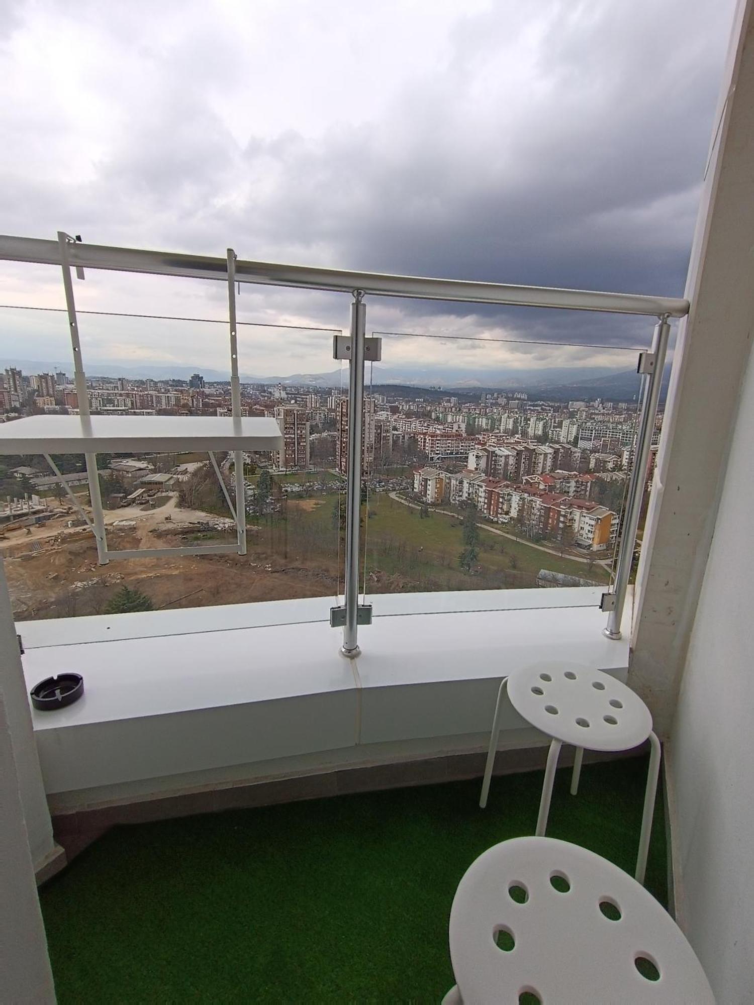 19Th & 18Th Floor Secure Apartments With Pool & Fitness & Parking Included In Price Skopje Ngoại thất bức ảnh