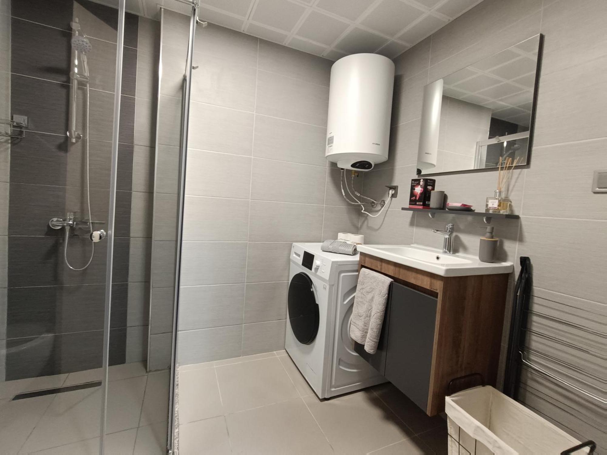 19Th & 18Th Floor Secure Apartments With Pool & Fitness & Parking Included In Price Skopje Ngoại thất bức ảnh
