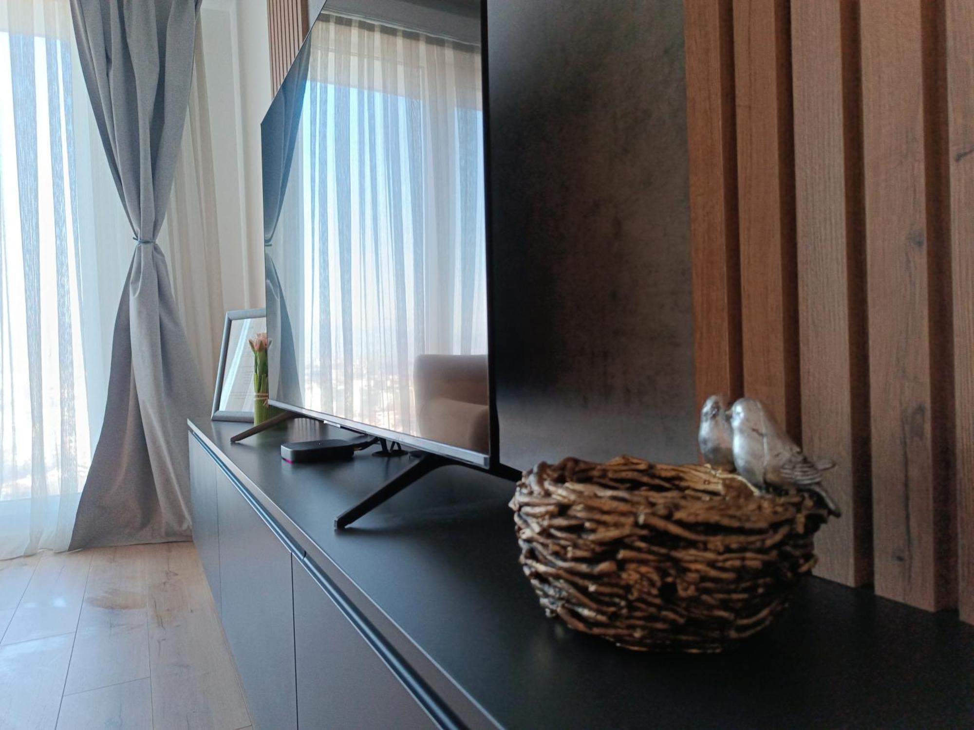 19Th & 18Th Floor Secure Apartments With Pool & Fitness & Parking Included In Price Skopje Ngoại thất bức ảnh